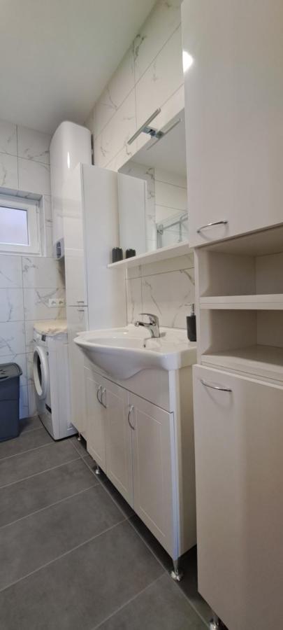 Apartman Helena Сен Екстериор снимка