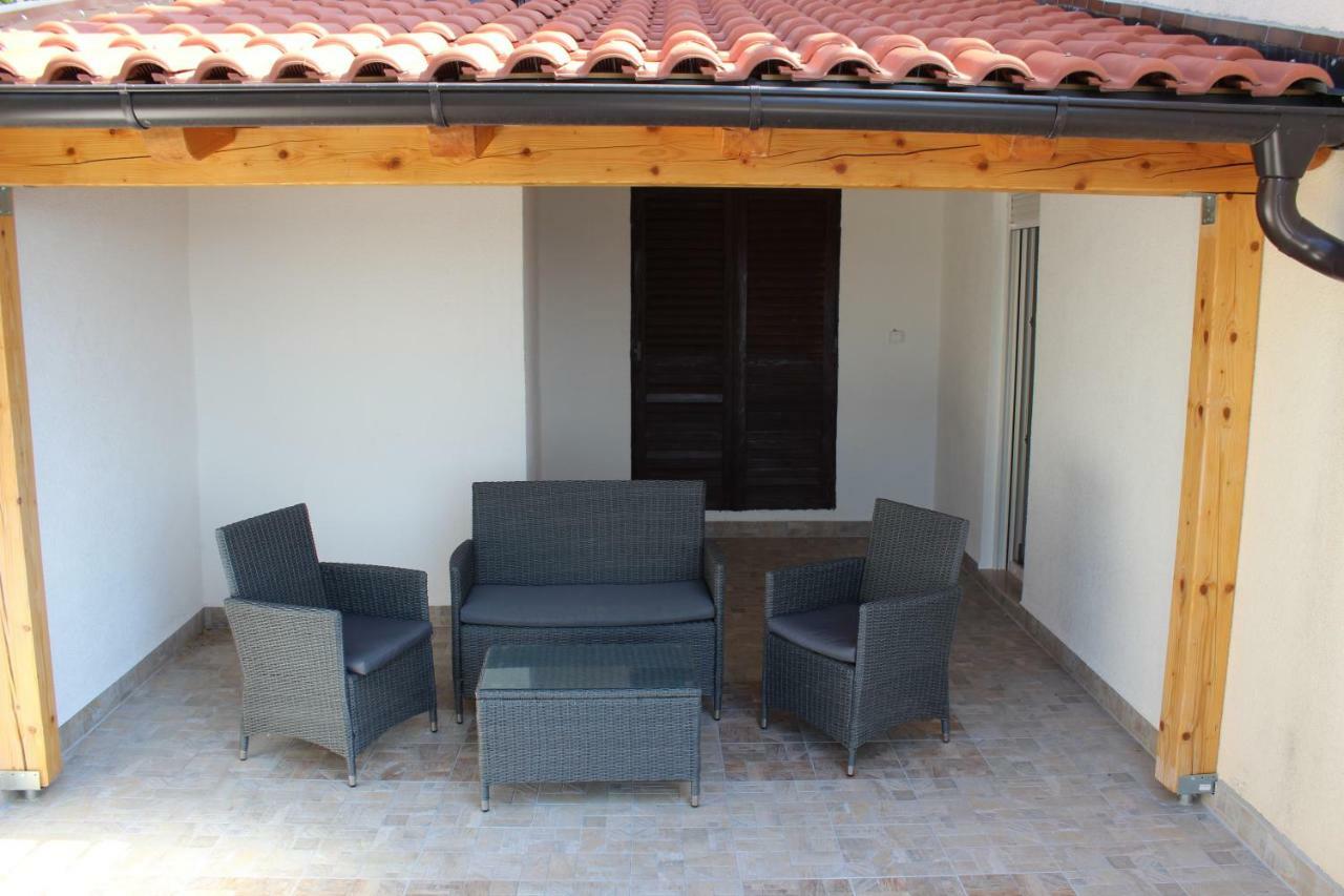 Apartman Helena Сен Екстериор снимка